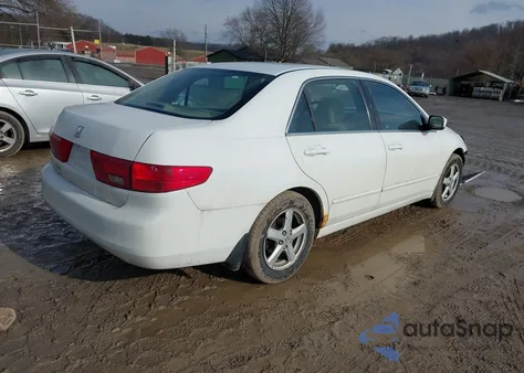 2005 Honda Accord 2.4 Ex z USA, uszkodzony, nr VIN 1HGCM56705A179355